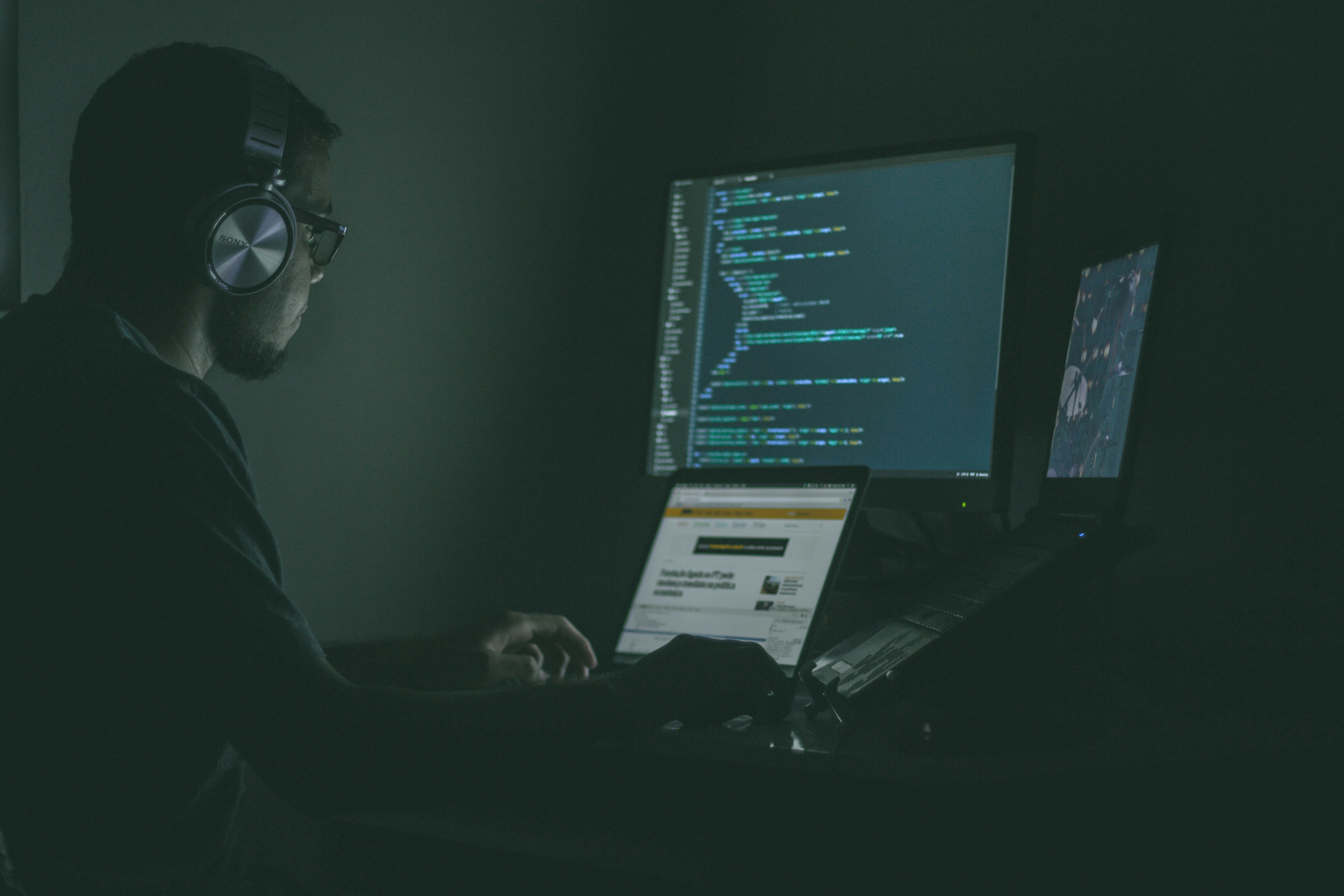 Full-Stack Developer creating responsive websites